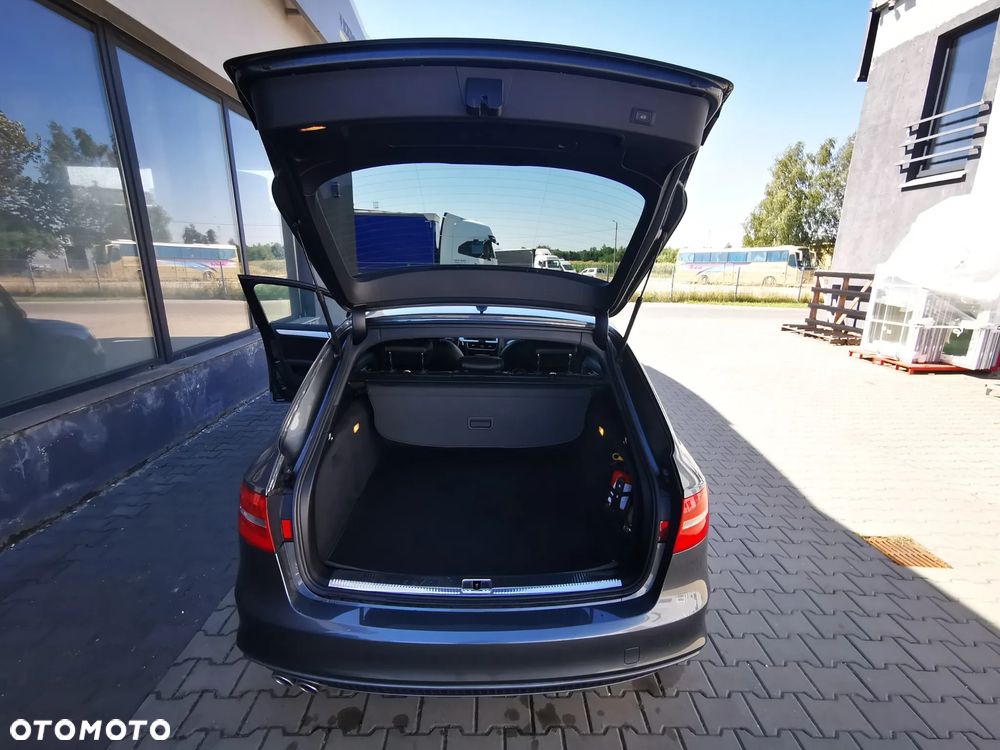Audi A4 Avant 2.0 TDI DPF clean diesel S line Sportpaket - 13