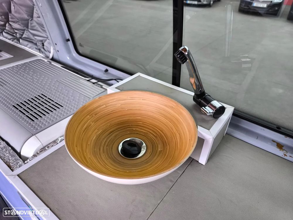 VW Transporter 2.4 D Kombi Sp. - 26