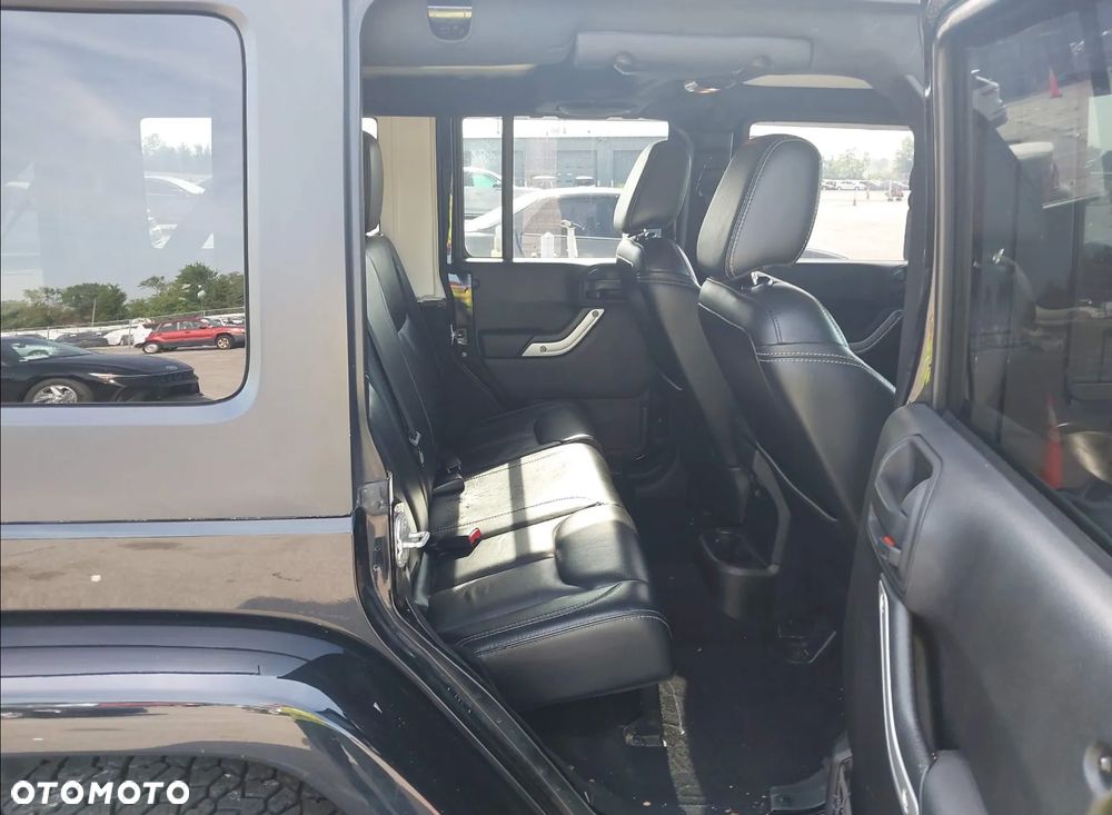 Jeep Wrangler - 11