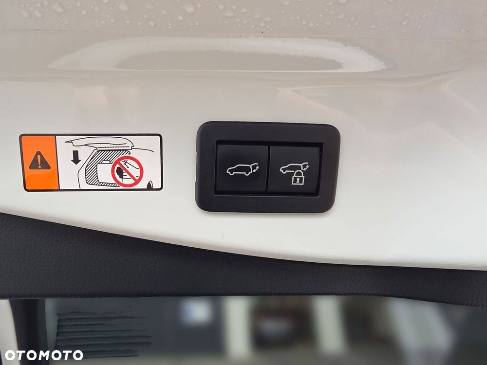 Toyota C-HR 2.0 PHEV Dynamic Force Executive - 28