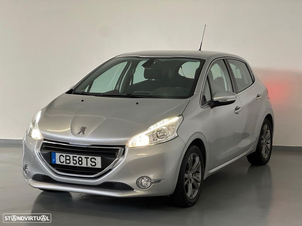 Peugeot 208 1.2 PureTech Allure - 1