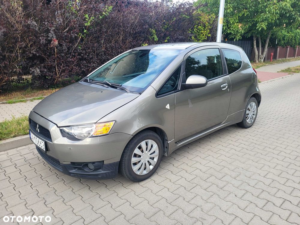 Mitsubishi Colt - 2