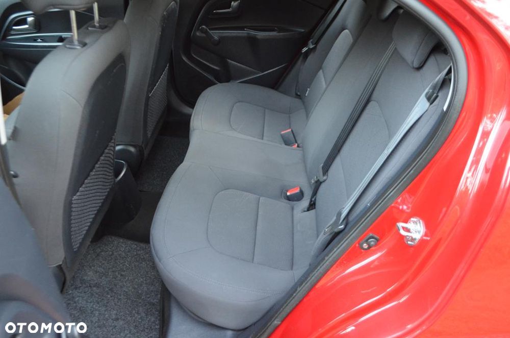 Kia Rio 1.2 Attract - 29