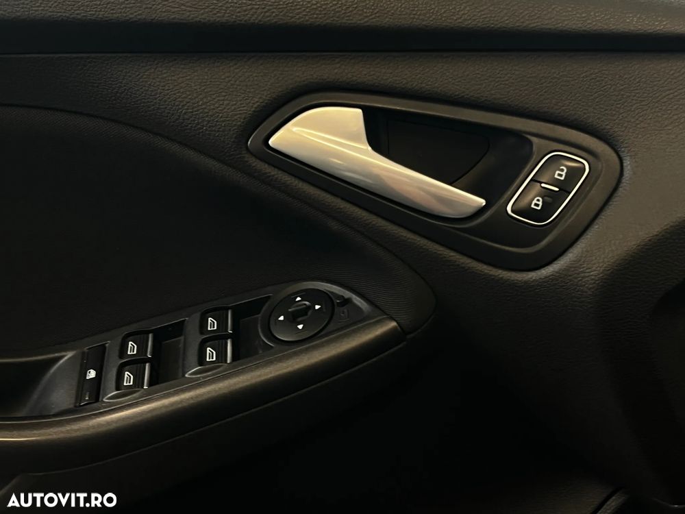 Ford Focus - 18