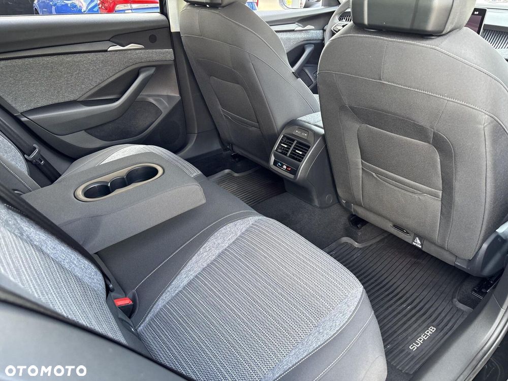 Skoda Superb 2.0 TDI SCR Selection DSG - 29