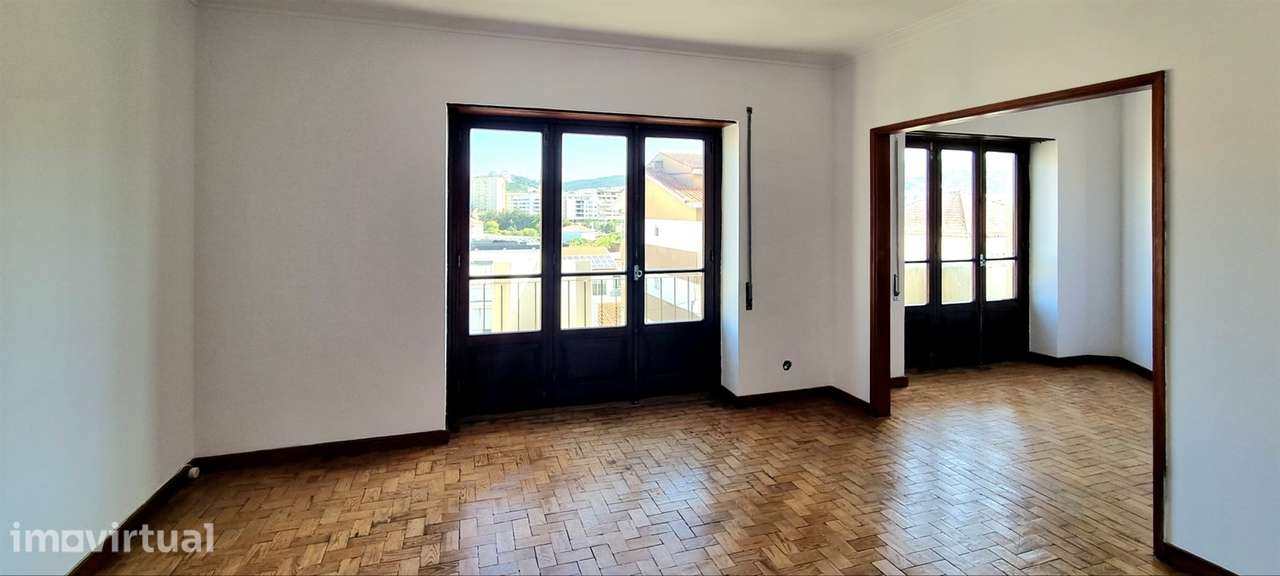 Apartamento T4 - Bairro Norton de Matos - Coimbra/Venda - Grande imagem: 5/34