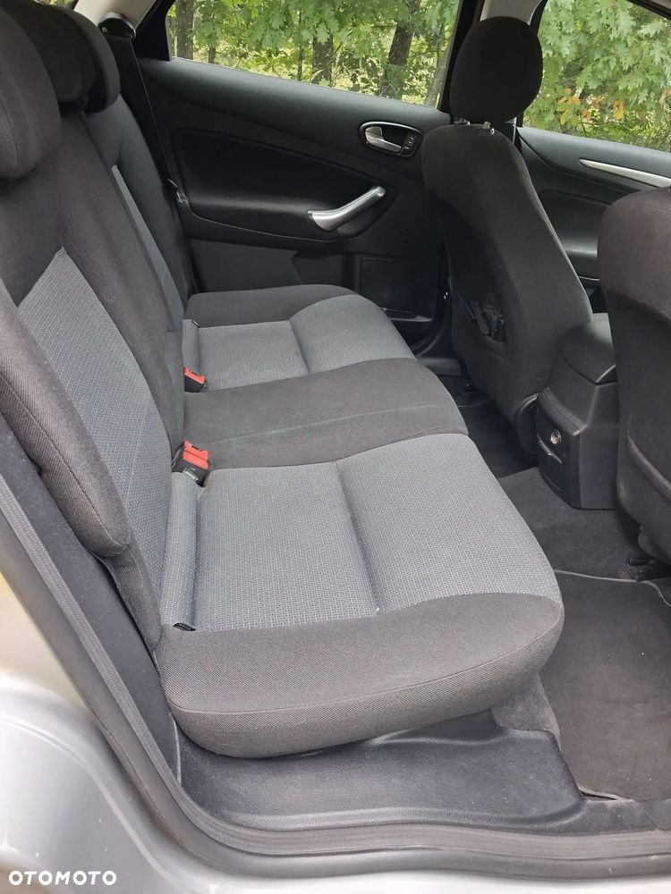 Ford Mondeo - 8