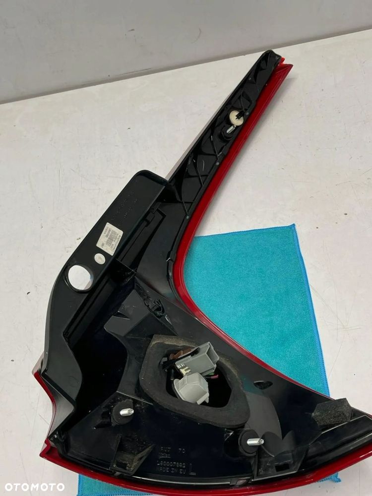 Volvo XC60 I Lift lampa lewa tył tylna 31323034 - 9