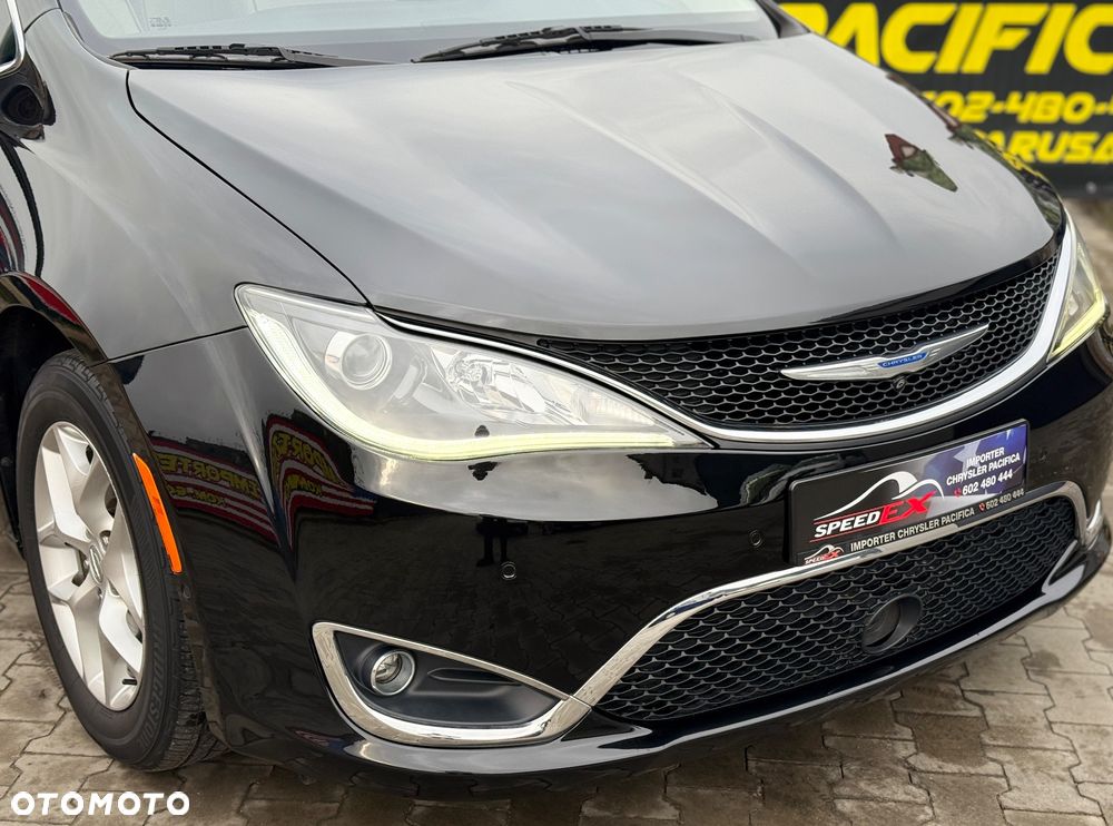 Chrysler Pacifica - 3