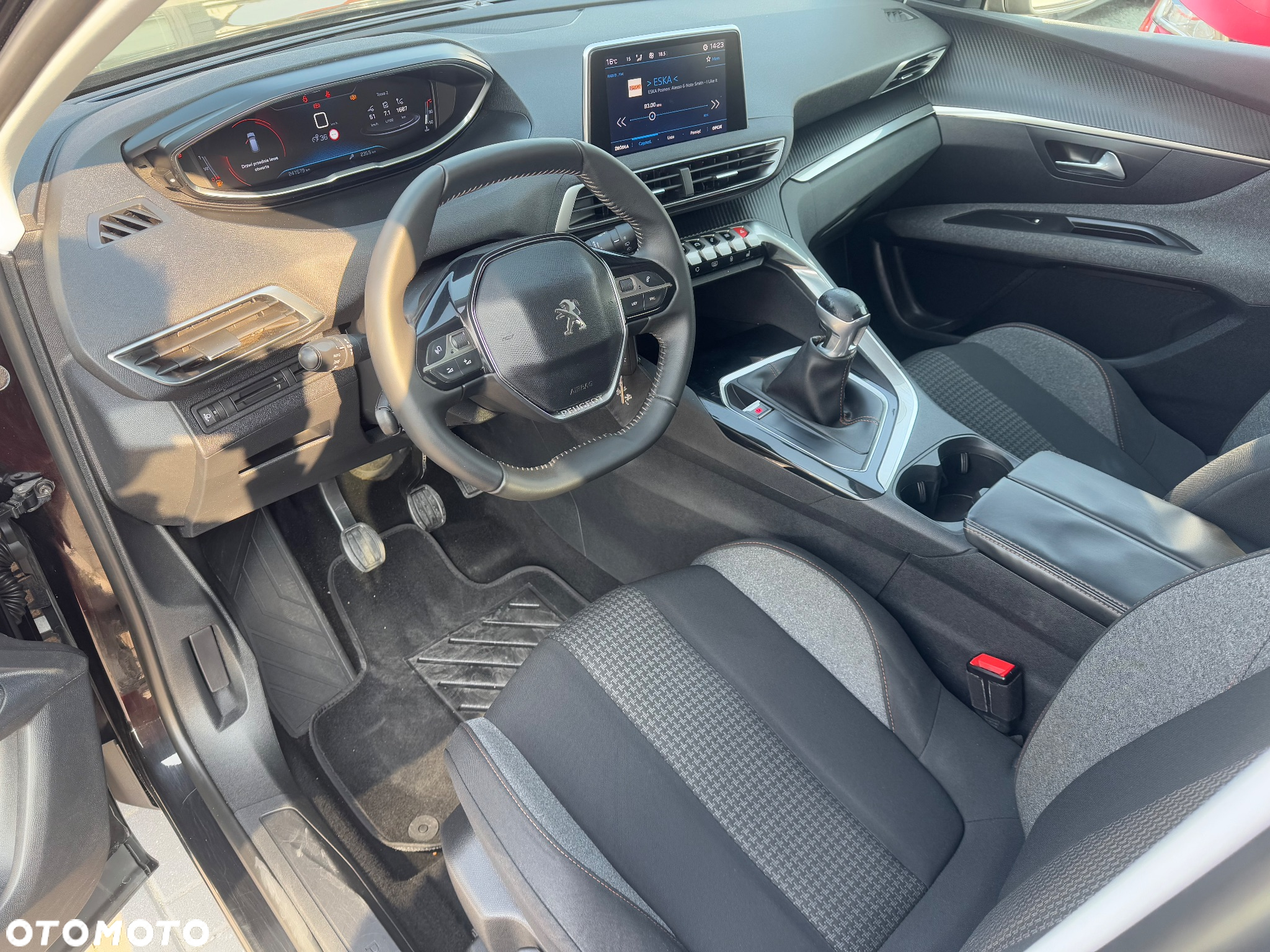 Peugeot 3008 1.6 BlueHDi Active S&S - 9