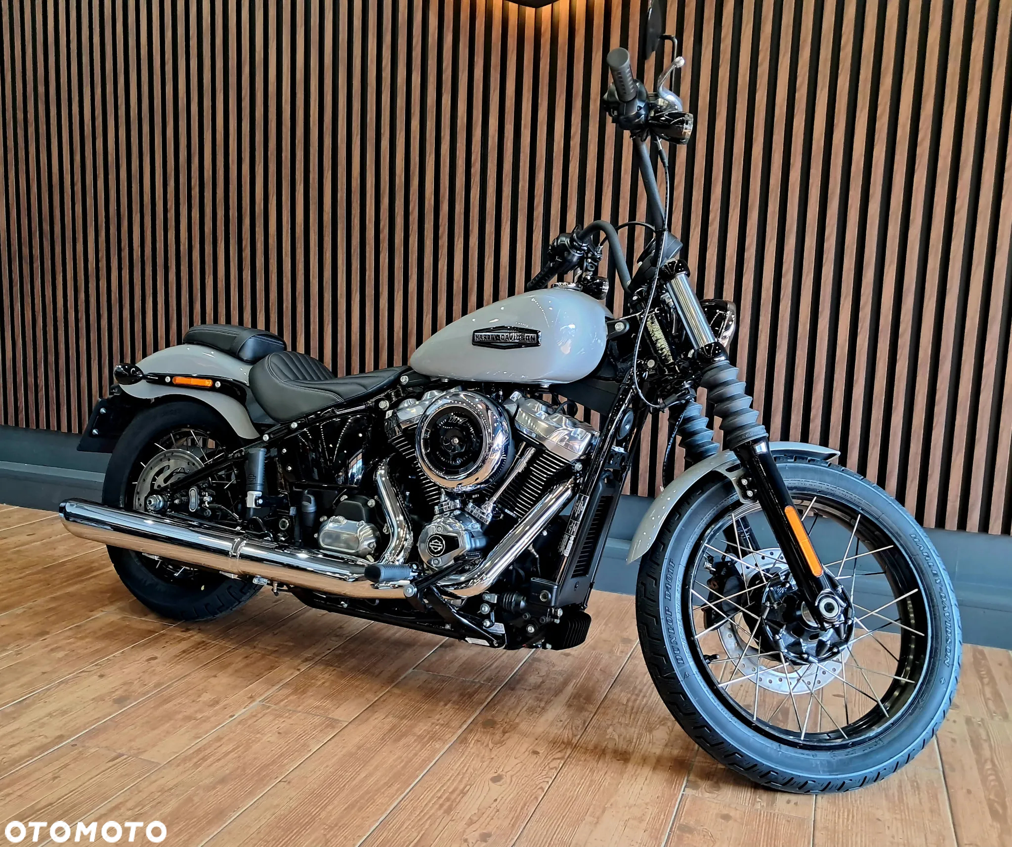 Harley-Davidson Softail Street Bob - 2