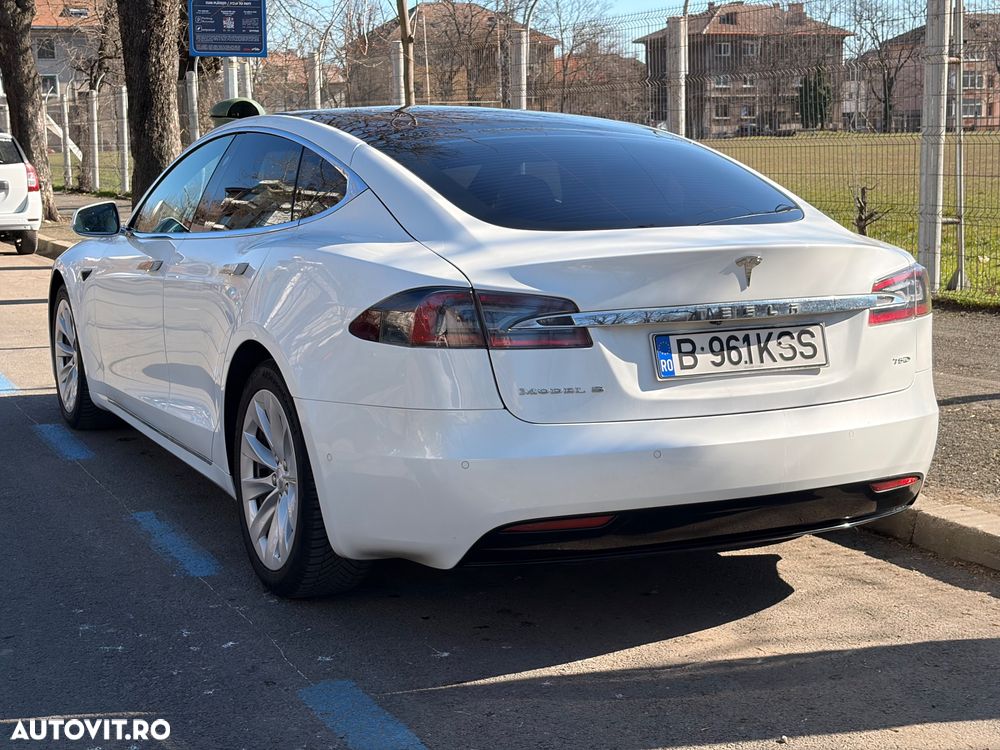 Tesla Model S - 6