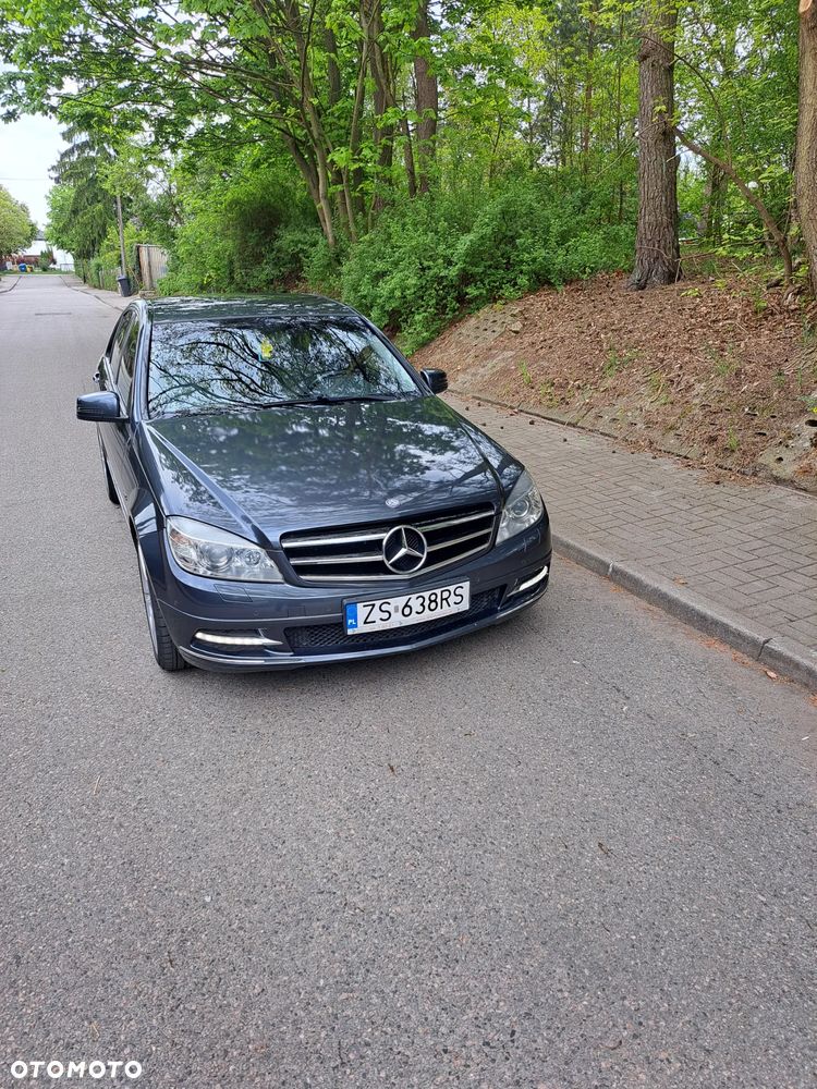 Mercedes-Benz Klasa C 250 CGI BlueEff Elegance - 1