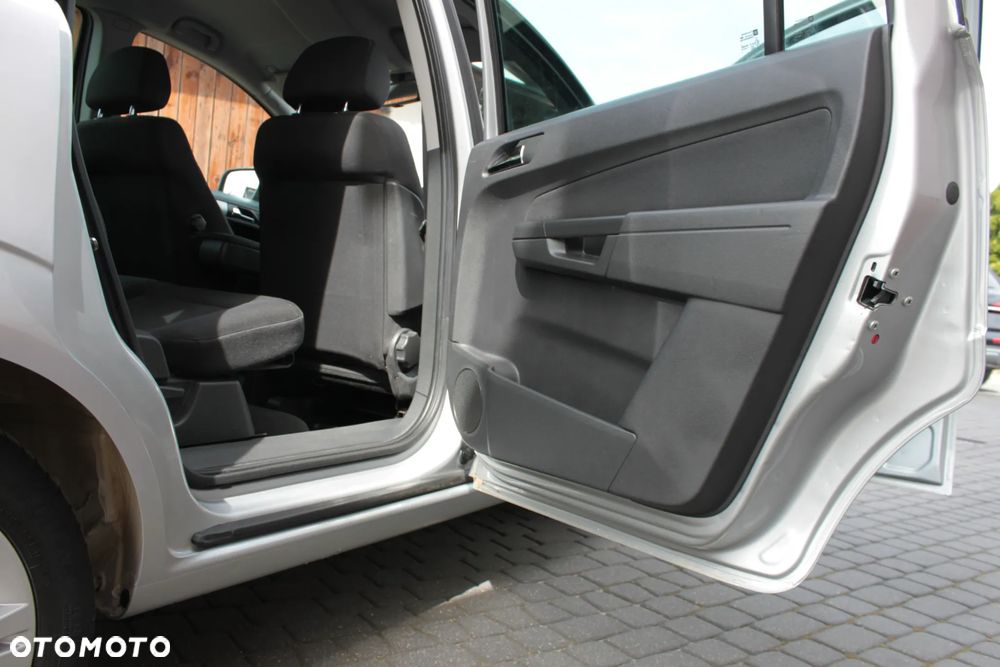 Opel Zafira - 10