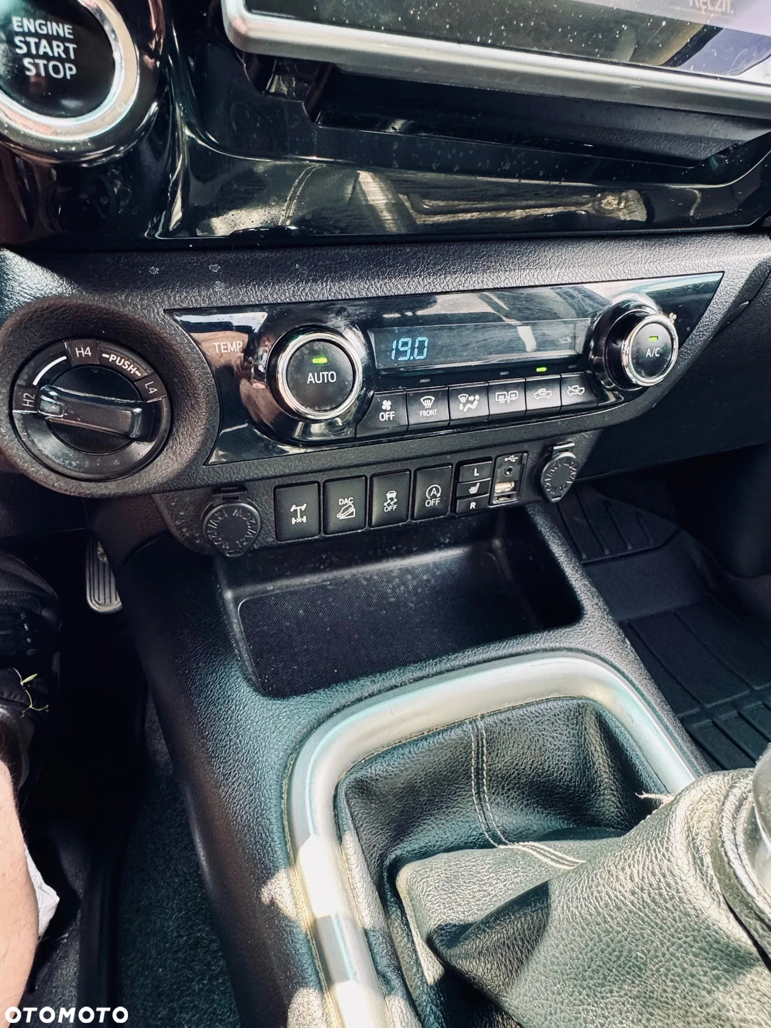 Toyota Hilux 2.4 D-4D Double Cab SR5 4x4 - 35