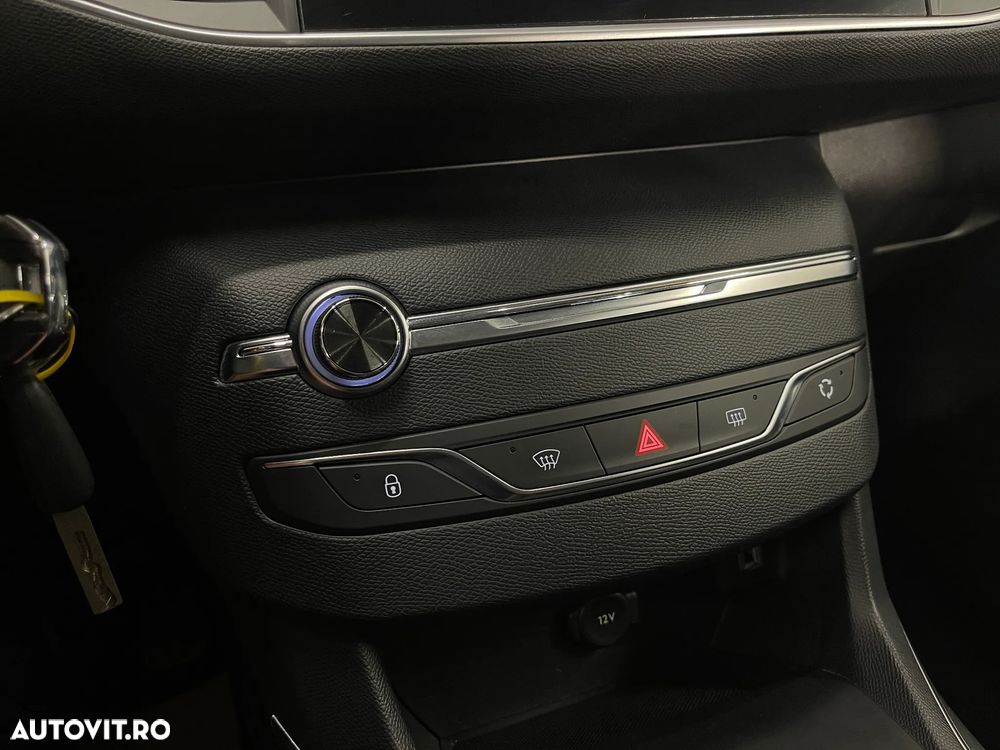 Peugeot 308 SW BlueHDi 130 EAT8 Allure - 22