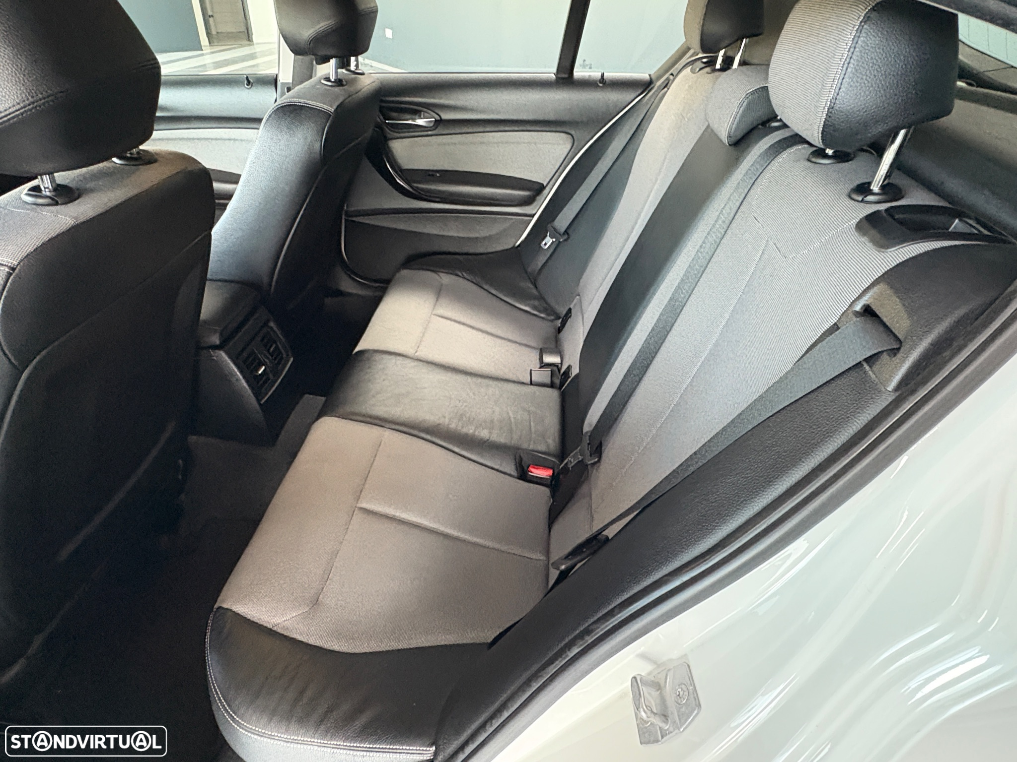 BMW 116 d Line Urban - 25