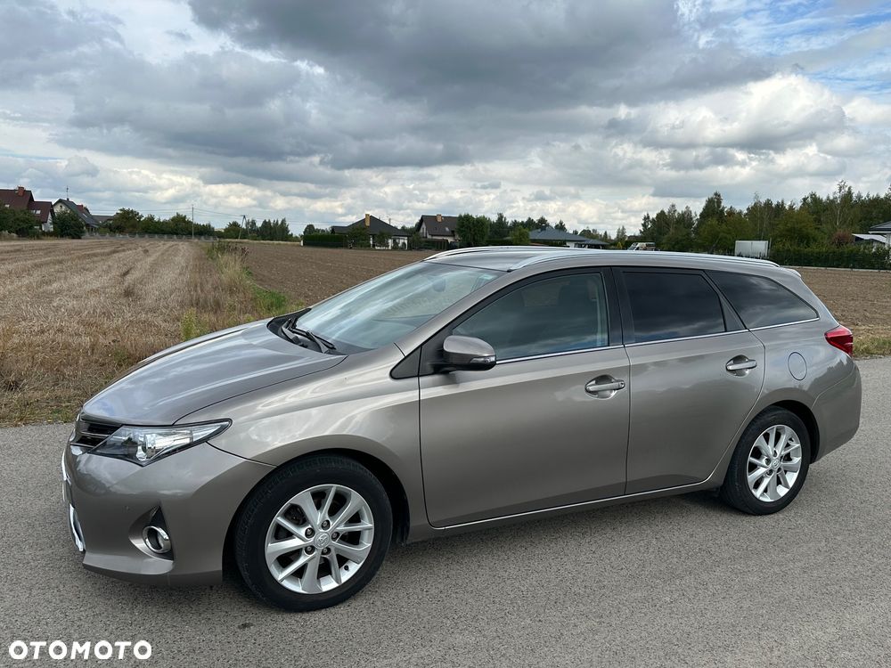 Toyota Auris 1.6 Premium - 4