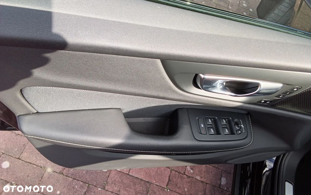 Volvo V60 B5 B R-Design - 40