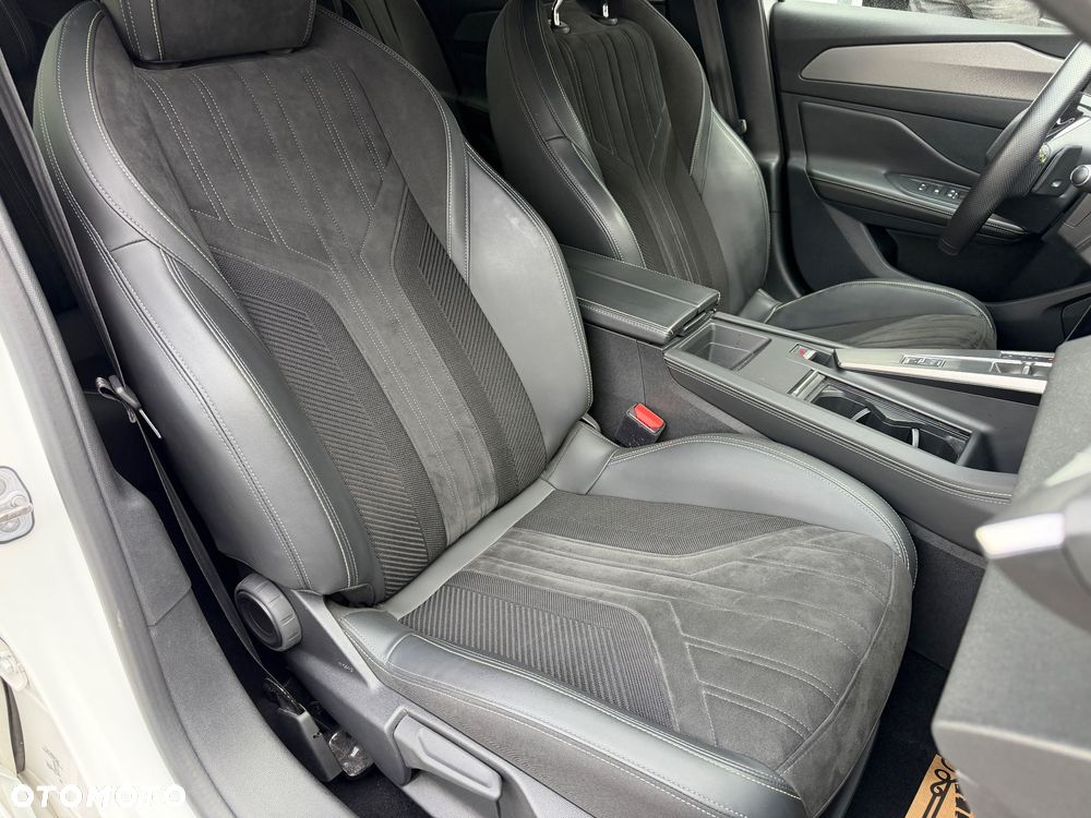 Peugeot 308 BlueHDi 130 EAT8 GT - 33