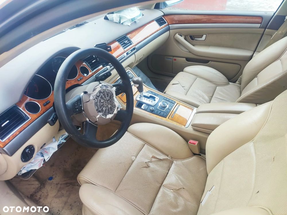 Audi A8 - 6