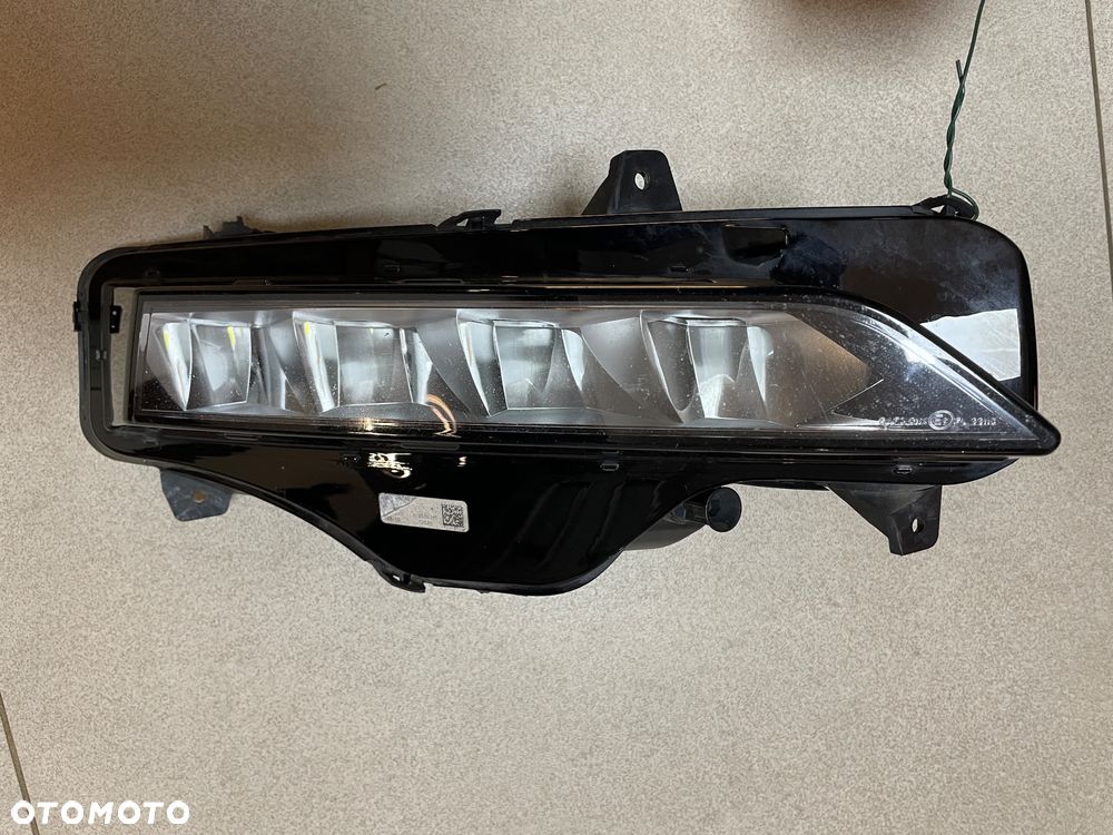 Lampa przeciwmgielna halogen Skoda Octavia IV 5E3941700 - 2