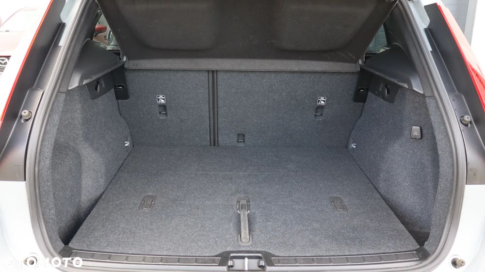Volvo XC 40 B3 Core - 16