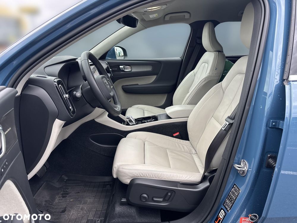 Volvo XC 40 B4 AWD Plus Bright - 12