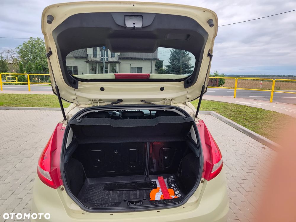 Ford Fiesta 1.25 Ambiente - 22