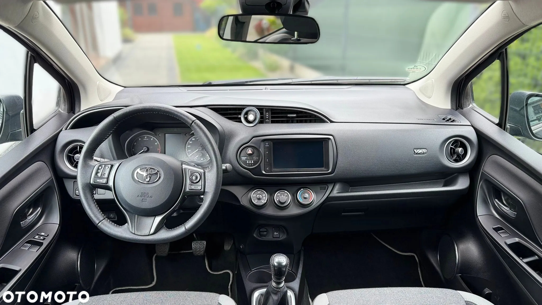 Toyota Yaris 1.5 20th Anniversary - 8