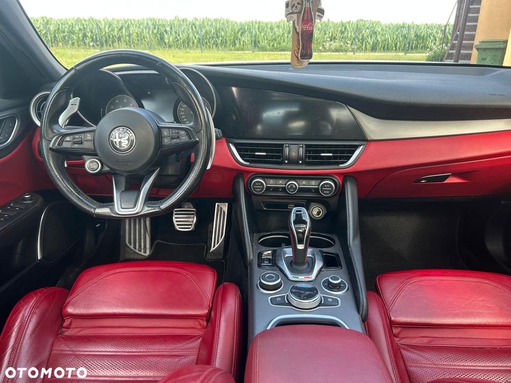 Alfa Romeo Giulia 2.0 Turbo 16V AT8 Veloce Ti - 14