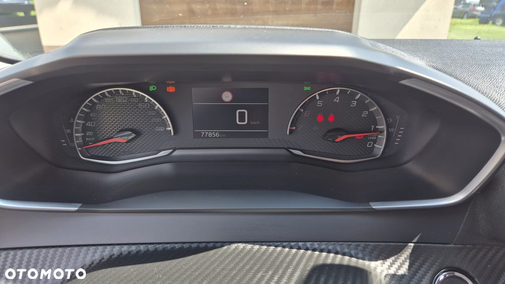 Peugeot 208 - 6