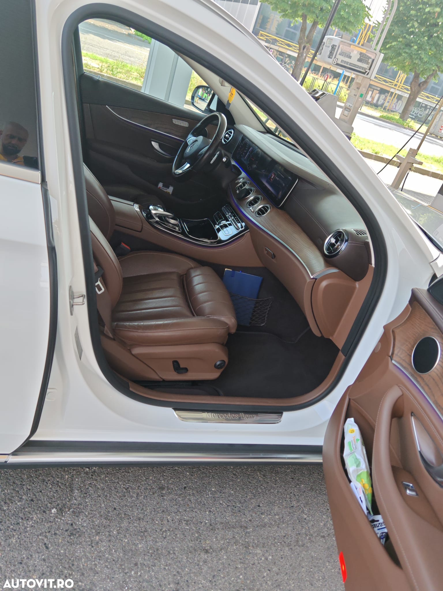 Mercedes-Benz E - 16