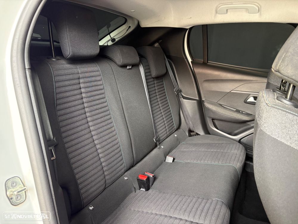 Peugeot 208 PureTech 100 Style - 36