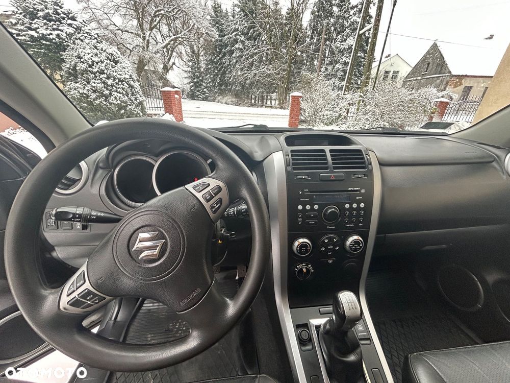 Suzuki Grand Vitara 2.0 - 9