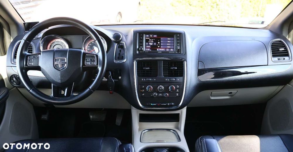 Dodge Grand Caravan - 22