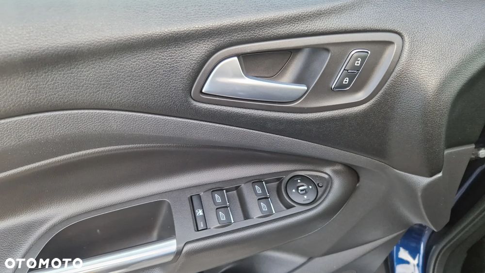 Ford Kuga 1.6 EcoBoost 2x4 Titanium - 19