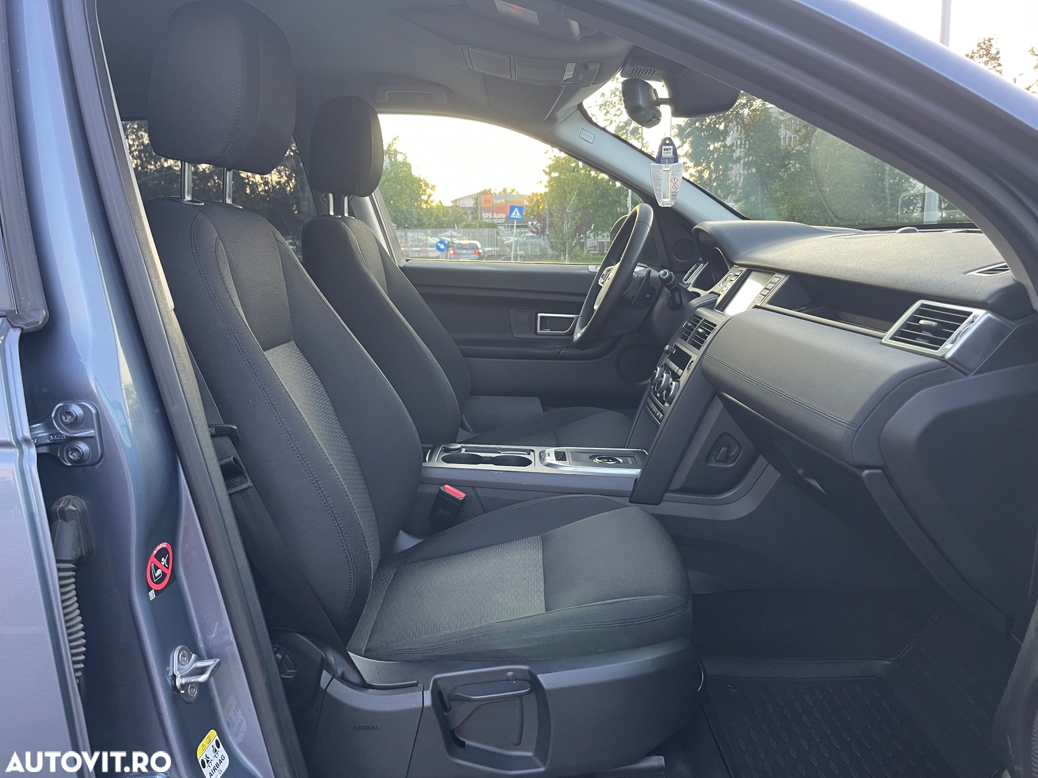 Land Rover Discovery Sport - 13