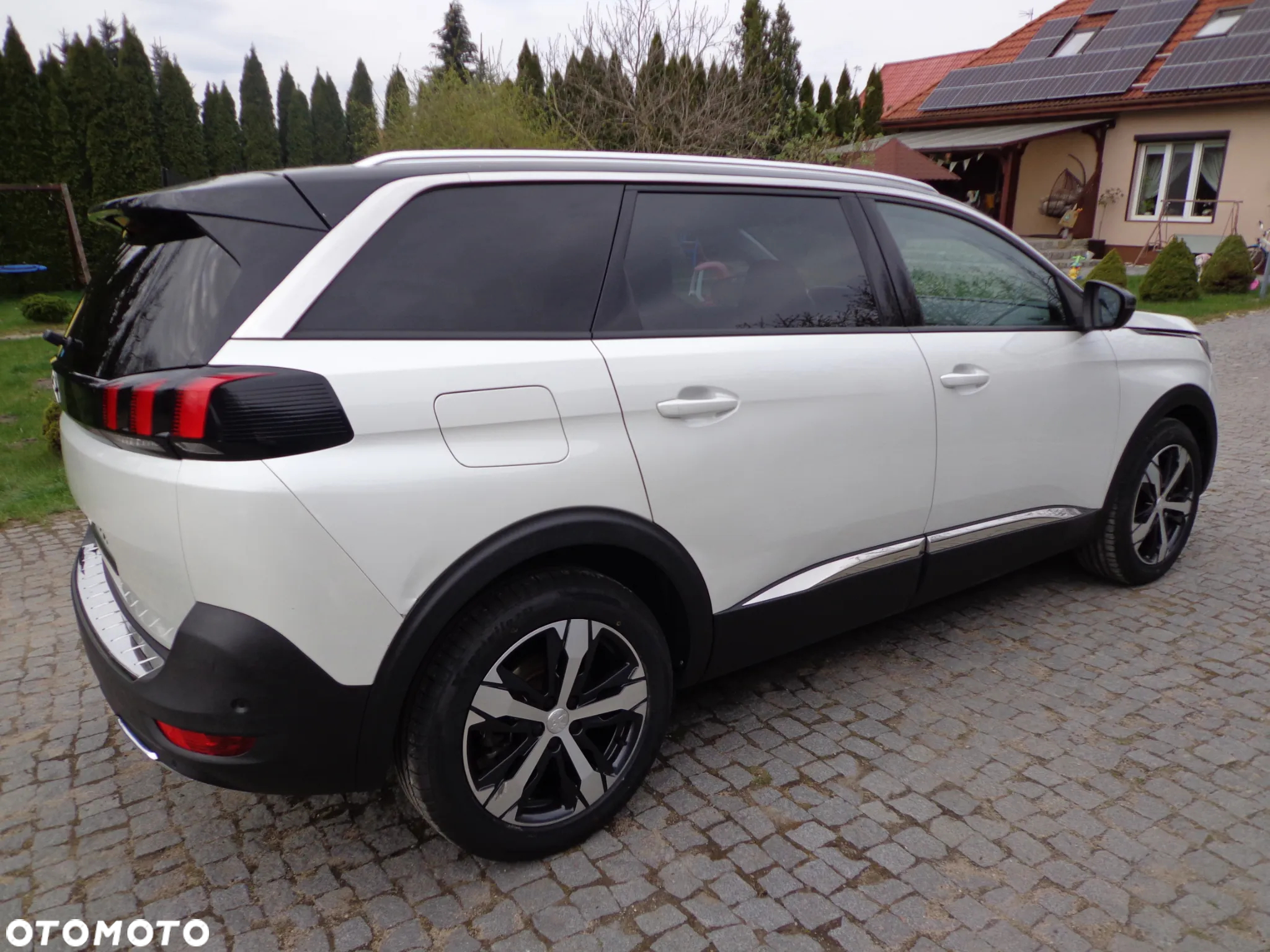 Peugeot 5008 1.6 BlueHDI Allure S&S EAT6 - 26