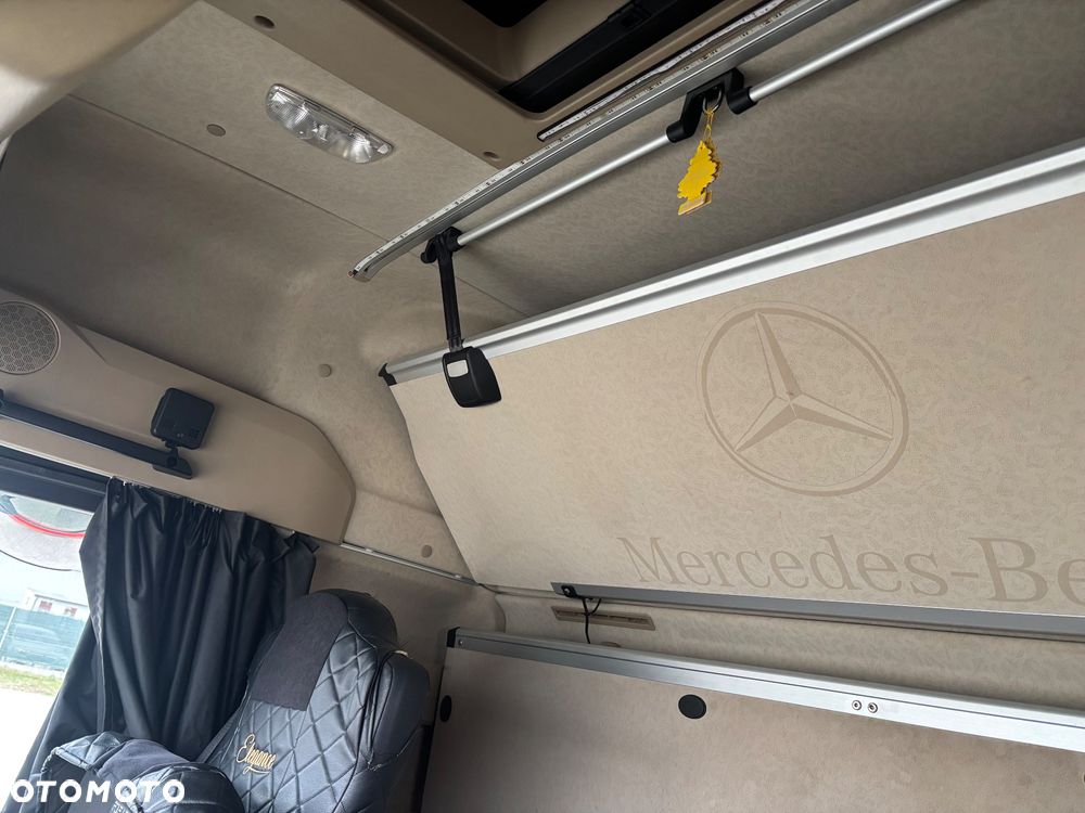 Mercedes-Benz Actros - 10