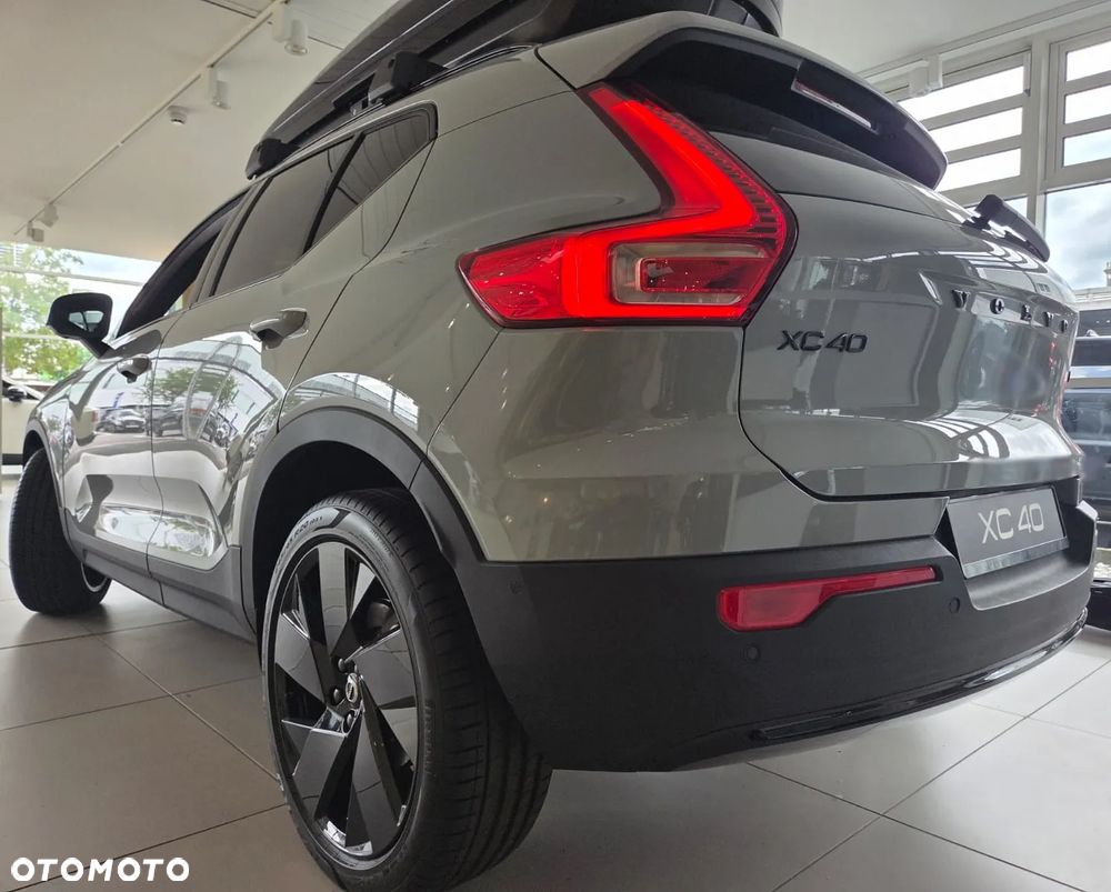 Volvo XC 40 B4 AWD Plus Dark - 6