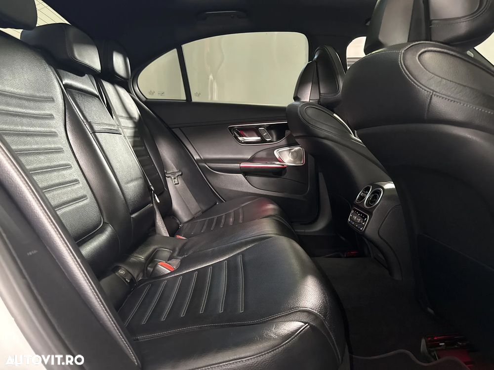 Mercedes-Benz C 300 d MHEV - 13