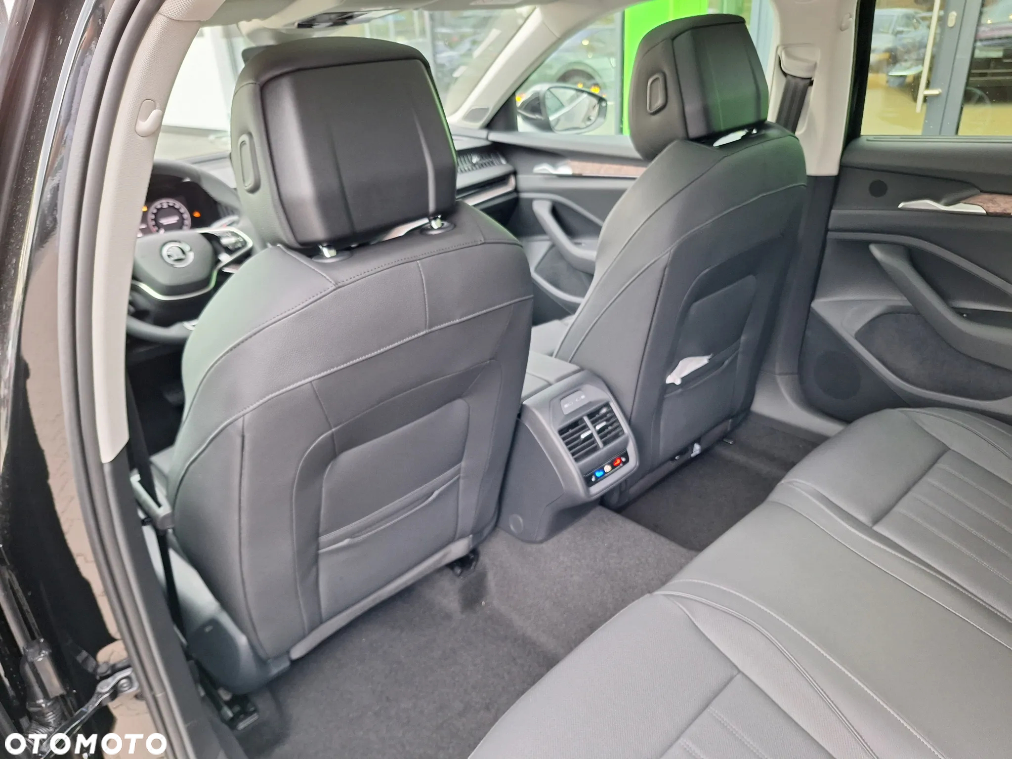 Skoda Superb 2.0 TDI SCR 4x4 L&K DSG - 10