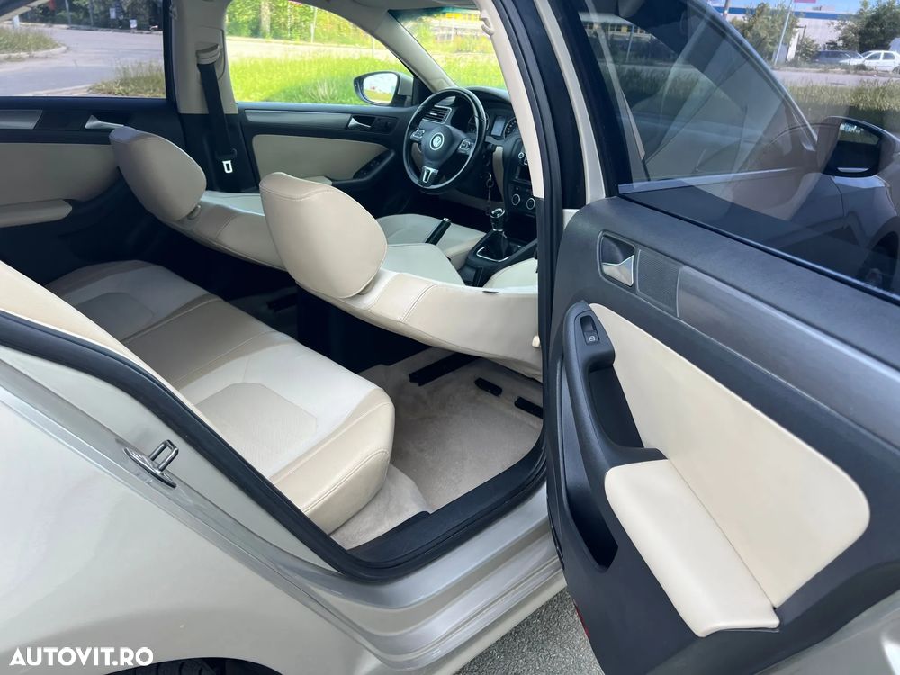 Volkswagen Jetta 2.0 TDI CR DPF Highline - 29