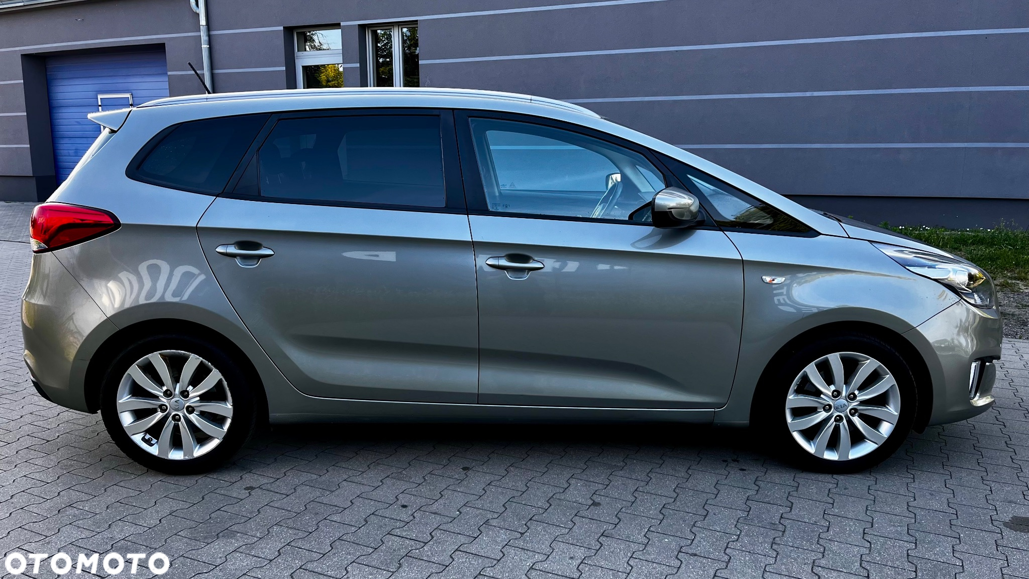 Kia Carens 1.7 CRDi L - 10