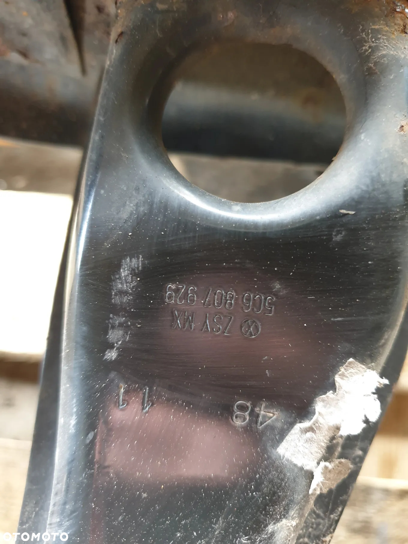 VW Jetta 5C belka zderzaka przód wzmocnienie  5c6807929 ucho holownicze wkrętka wkręcane - 6