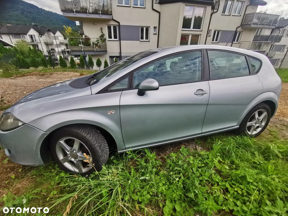 Błotnik prawy Seat Leon II 5d HB - 2