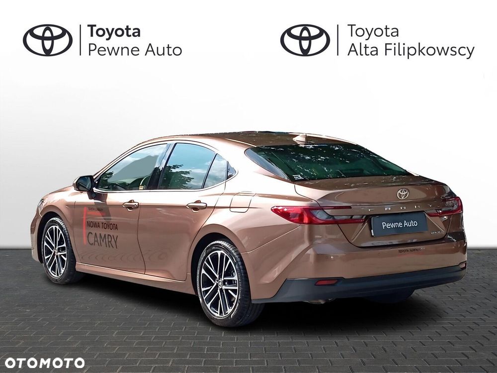 Toyota Camry - 5