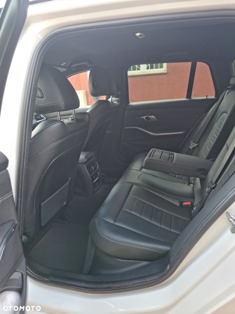 BMW Seria 3 320d xDrive M Sport Shadow - 4