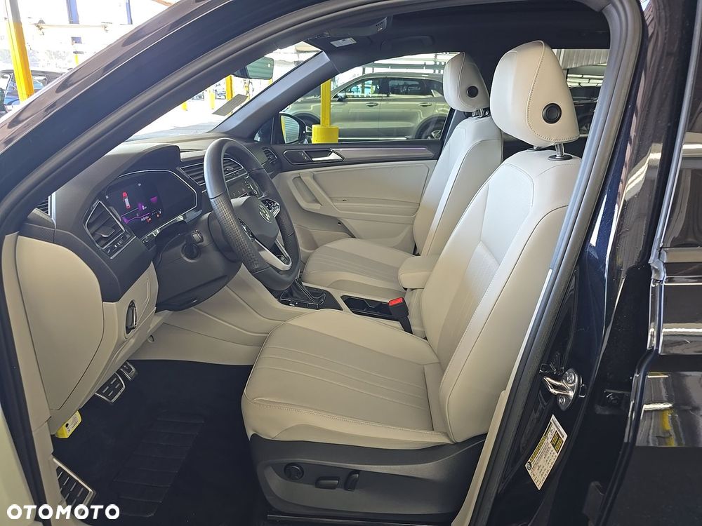 Volkswagen Tiguan - 8